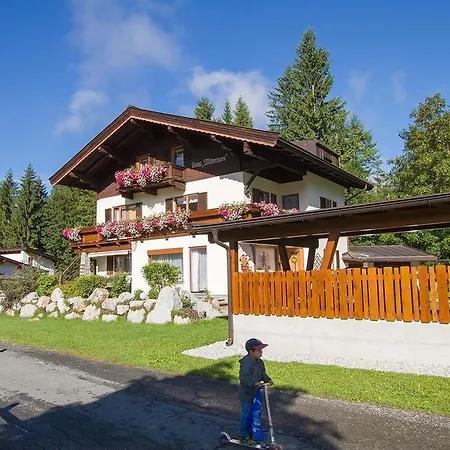 Haus-mitterhorn-im-pillerseetal-ferienwohnung-b Apartment *