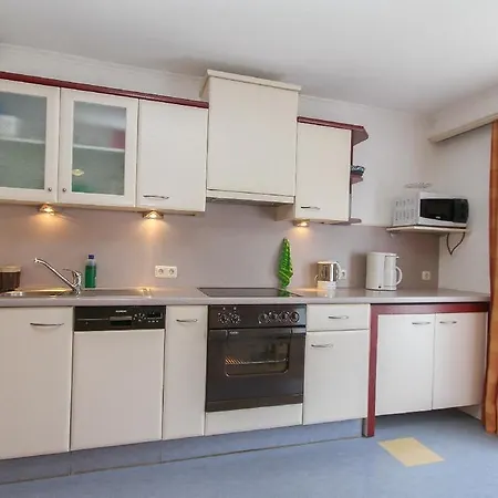 Haus-mitterhorn-im-pillerseetal-ferienwohnung-b *