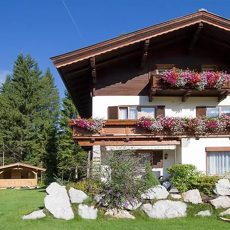 Haus-mitterhorn-im-pillerseetal-ferienwohnung-b Апартаменты